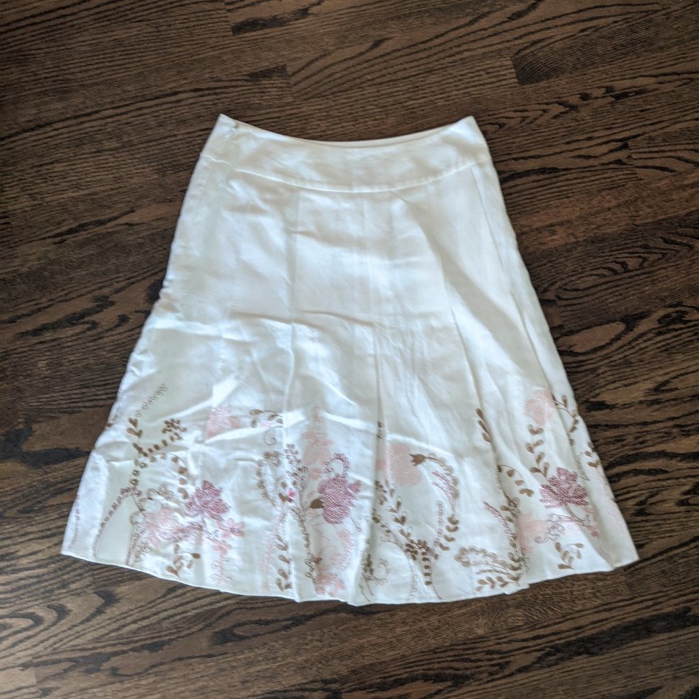 Ann Taylor A-Line Linen/Rayon Embroidered Skirt 2 - Picture 4 of 4